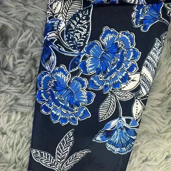 Old Navy Womens Floral Print Active Elevate Leggings - Picture 5 of 7